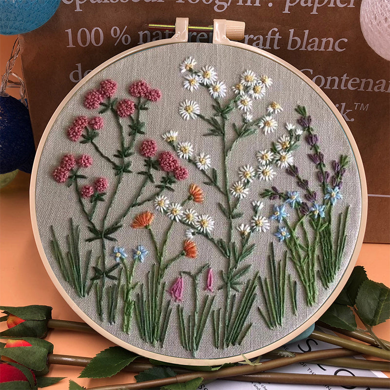 Beginner's Embroidery Hoop Flower Kit